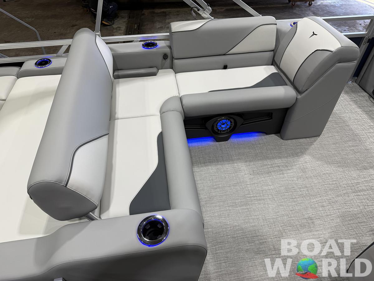 2026 Tahoe Sport 2385 Swingback (VRB) Tritoon 