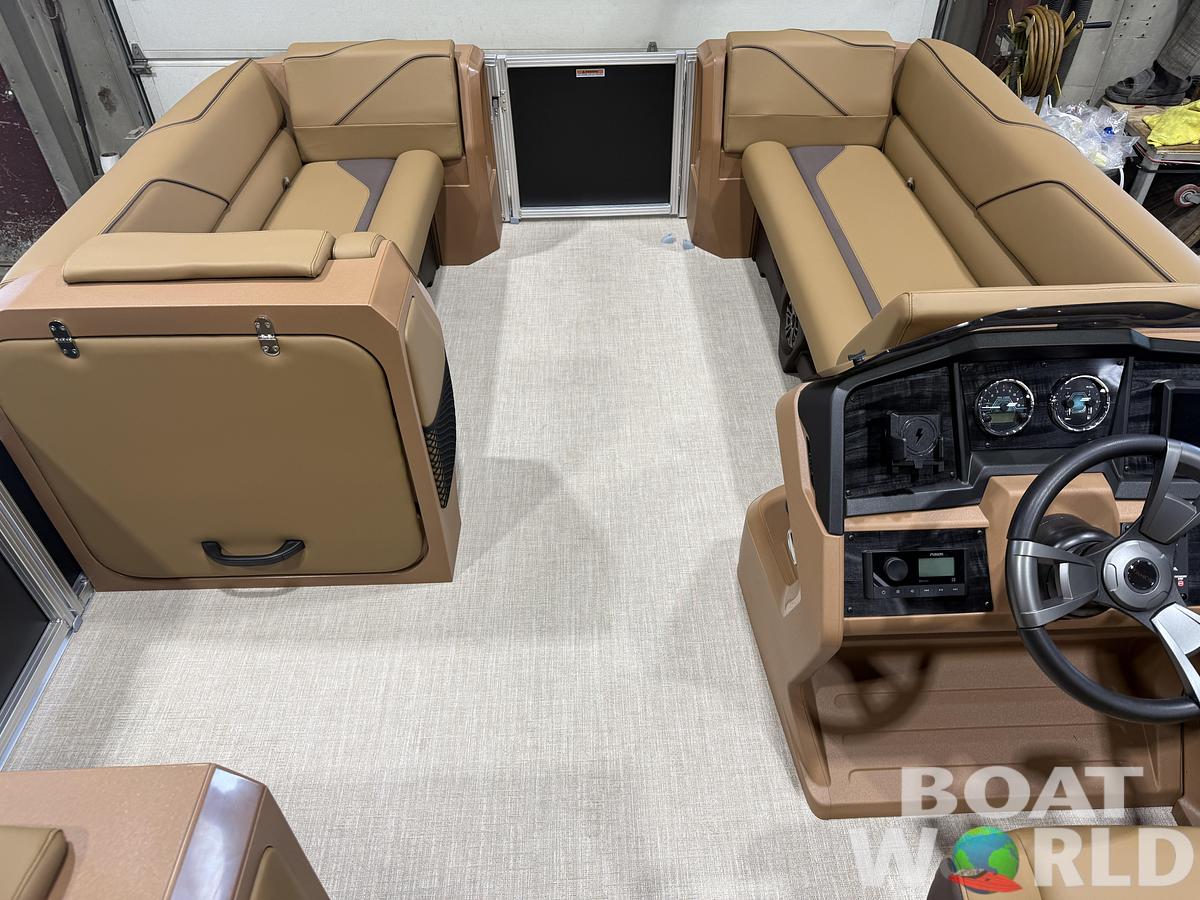 2027 Tahoe Sport VRB Premium 2385 Swingback & 4-Stroke $37995