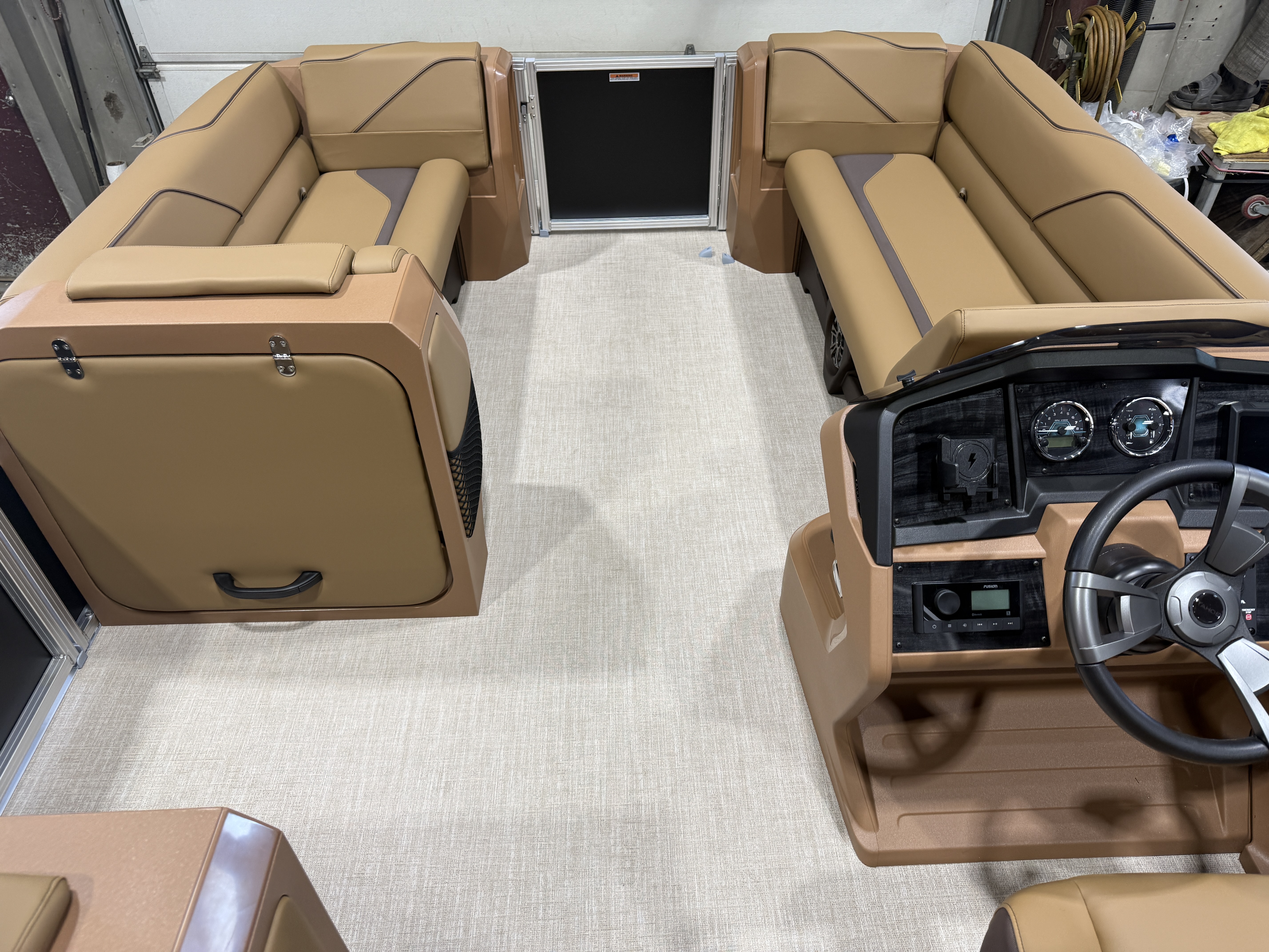 2027 Tahoe Sport VRB Premium 2385 Swingback & 4-Stroke $37995