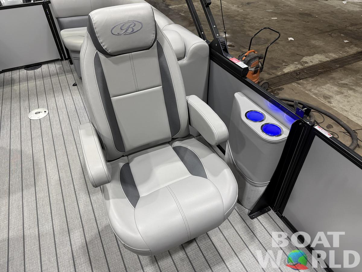 Used 2026 Bentley Pontoons Legacy 223 DL Quad Lounge Tritoon & 250HP