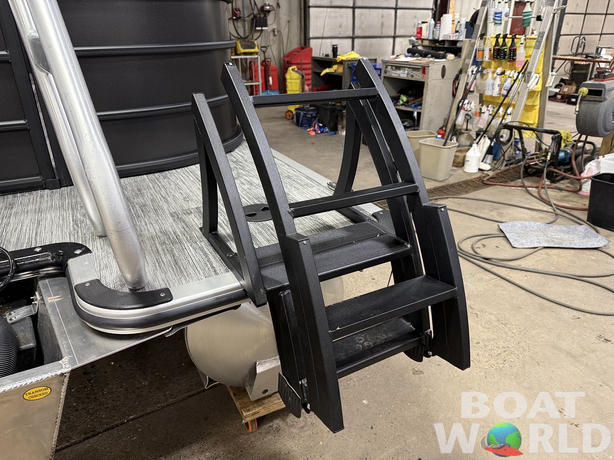 2025 Bentley Pontoons Legacy 223 Navigator Quad Lounge Tritoon & Honda 4-Stroke EFI