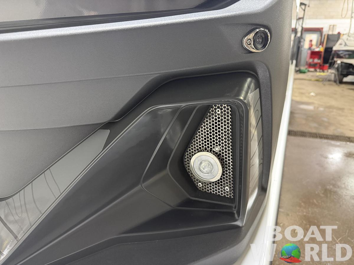 2026 Tahoe Pontoons GEOfish 2385 Rear Fish 