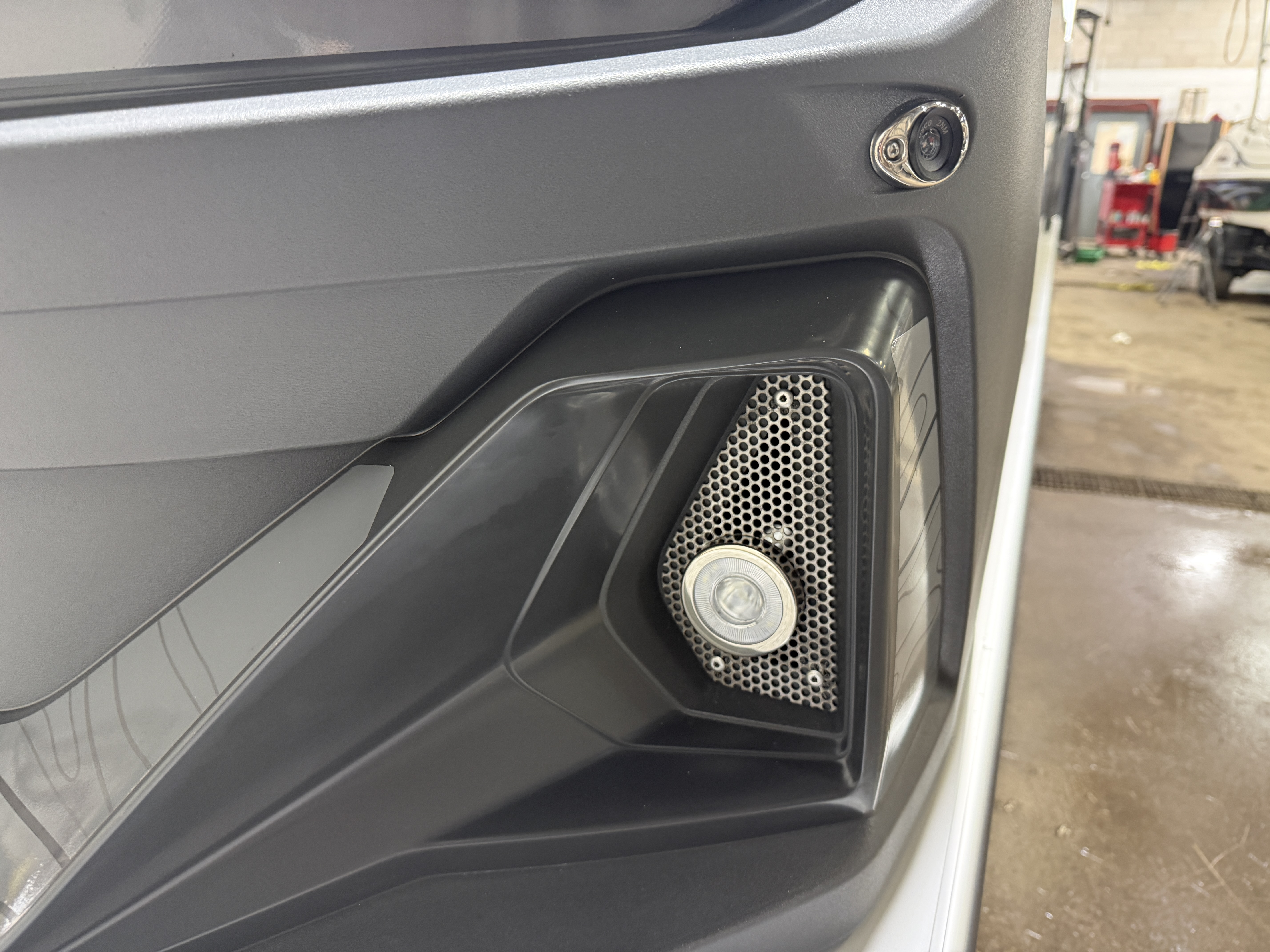 2026 Tahoe Pontoons GEOfish 2385 Rear Fish 
