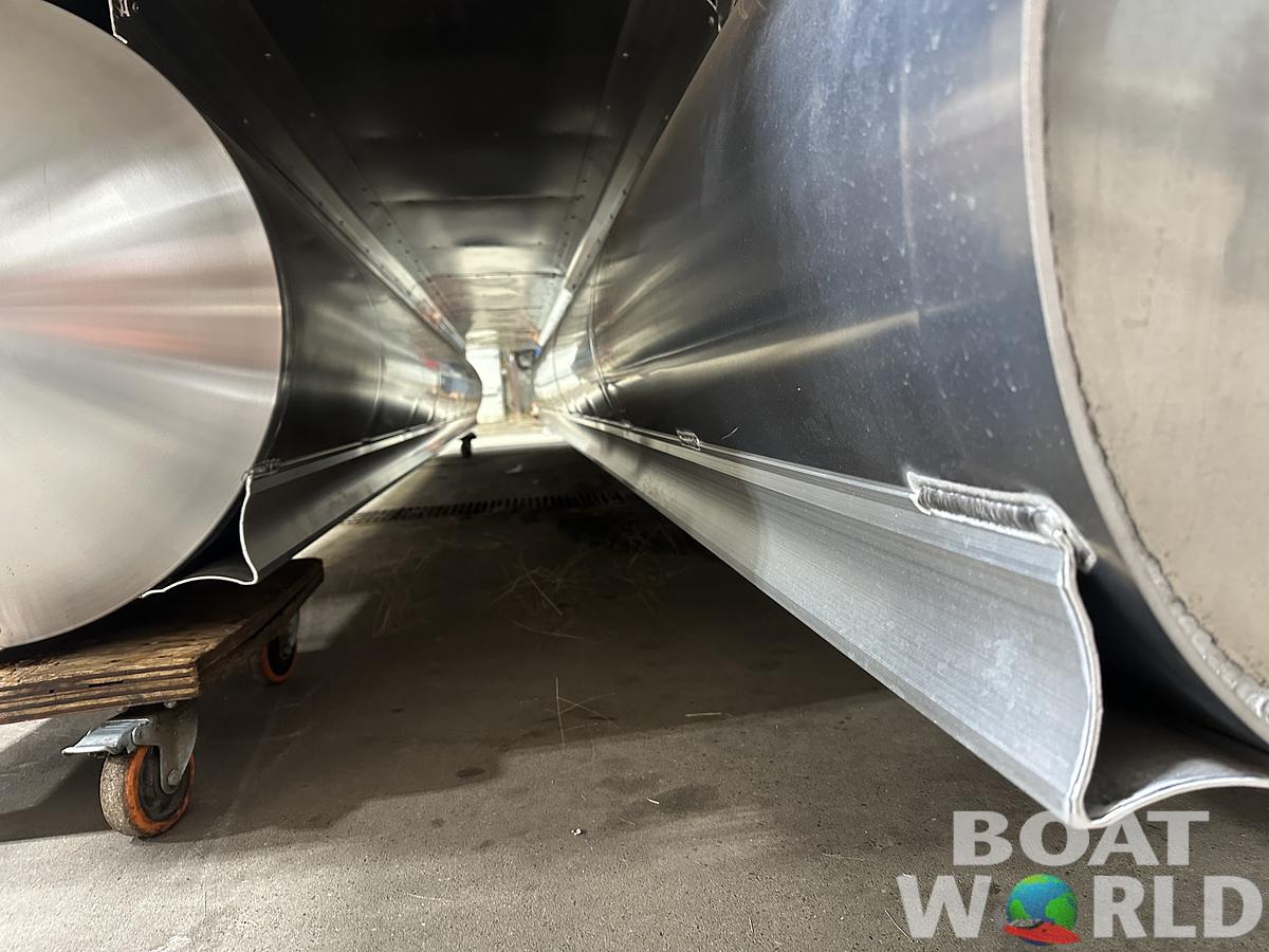 2025 Tahoe Pontoons Cascade 2385 Elite Cruise Tritoon & Honda 4-Stroke EFI