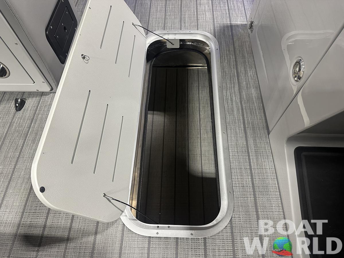 2025 Bentley Pontoons Elite 223 Admiral Quad Lounge Tritoon & Honda 4-Stroke EFI