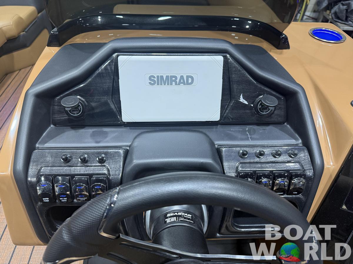 2026 Bentley Pontoons Elite 223 Swingback Tritoon & 200HP 