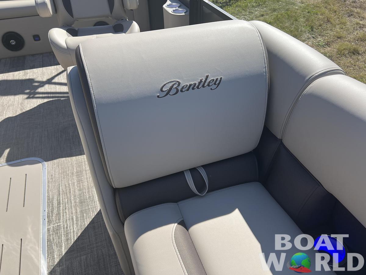 2026 Bentley Pontoons Legacy 223 Swingback Tritoon & Honda 4-Stroke EFI