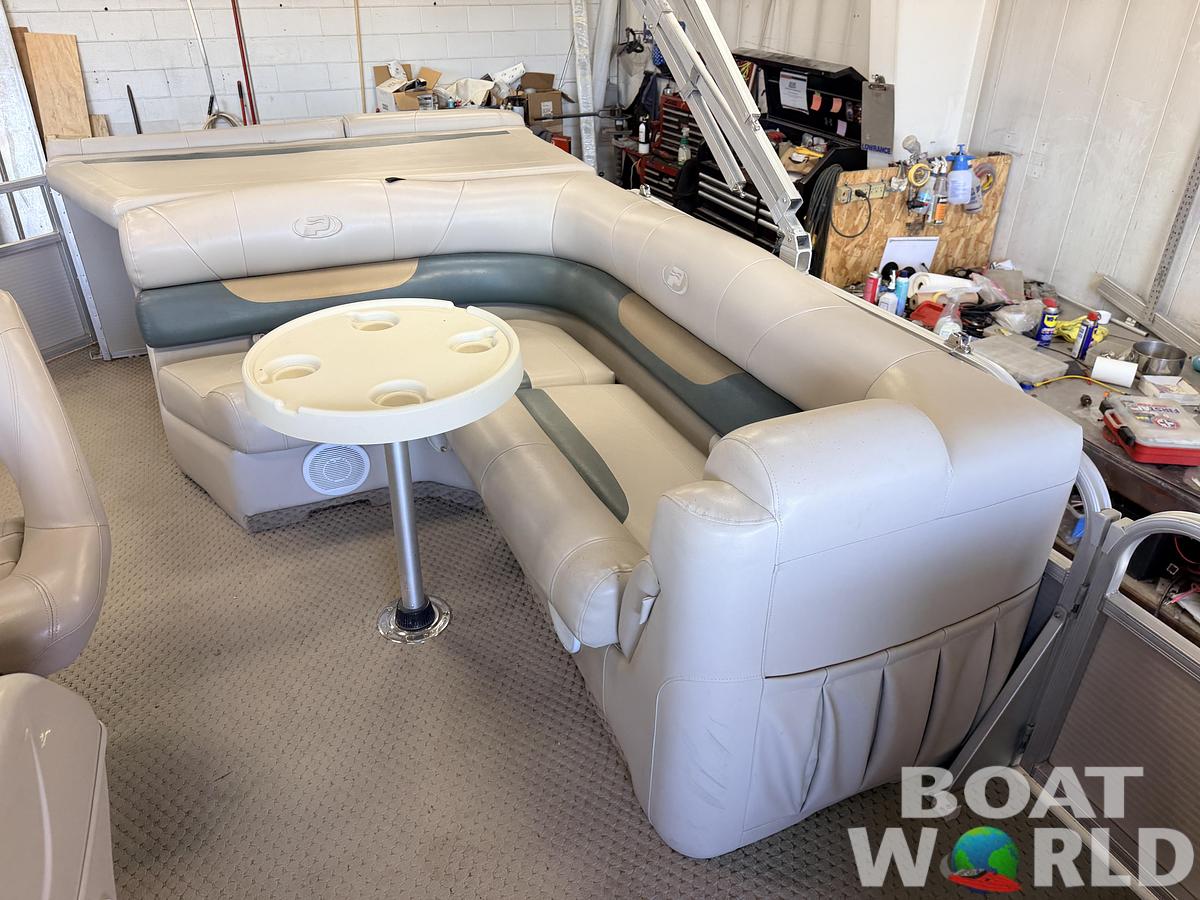 Used 2007 Princecraft  20 Versailles Pontoon & 60HP Mercury 4Stroke - $14,995