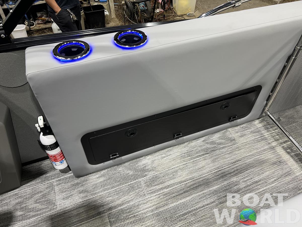 2026 Tahoe Pontoons Cascade 2385 Swingback (VRB) Tritoon