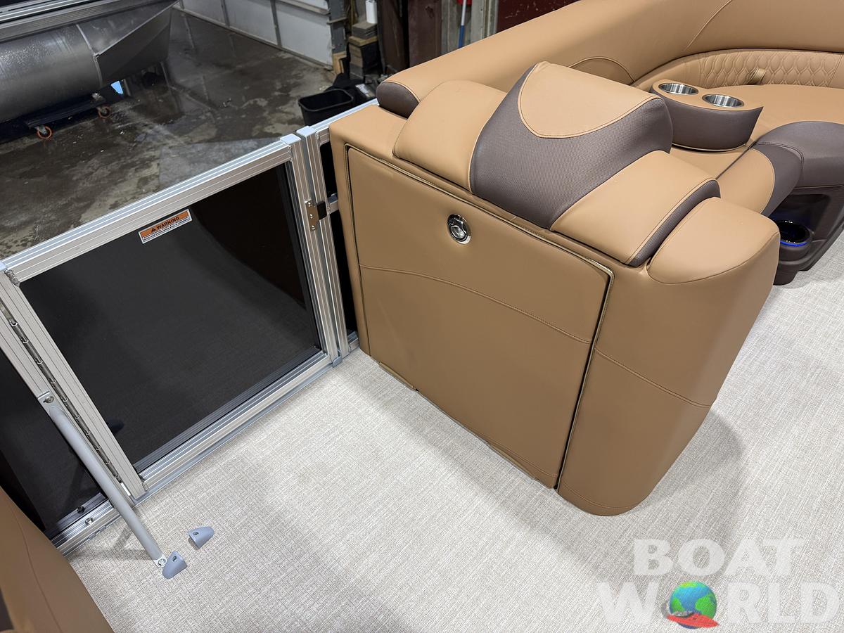 2027 Tahoe LTZ 2385 VRB SE Swingback Pontoon $41995