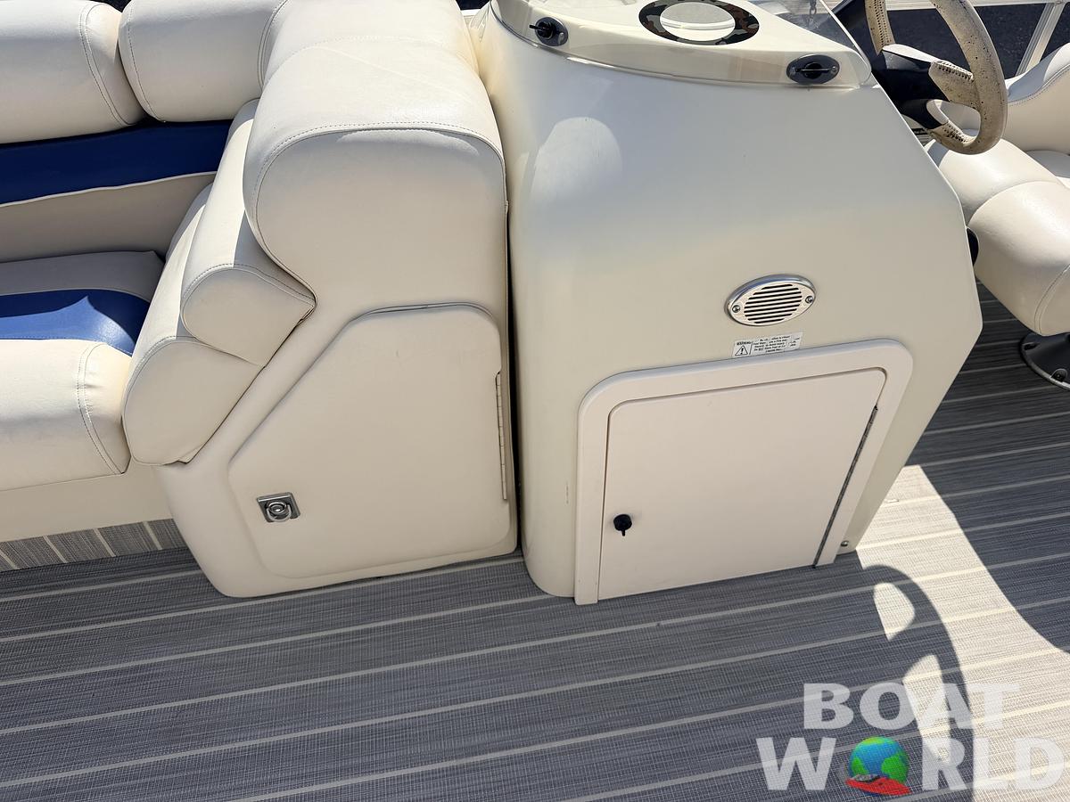Used 2000 Bennington 2275 LX & 50HP Mercury 4Stroke -$12,995