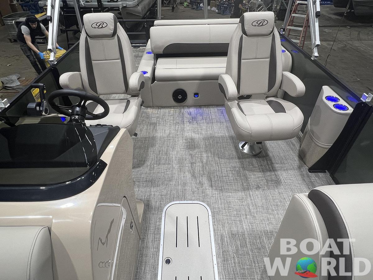 2026 Bentley Pontoons Legacy 223 Swingback Tritoon