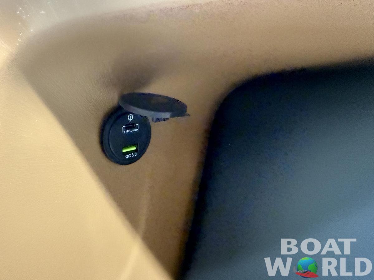 2026 Tahoe Pontoons LTZ 1985 Cruise Rear Bench (CRB)