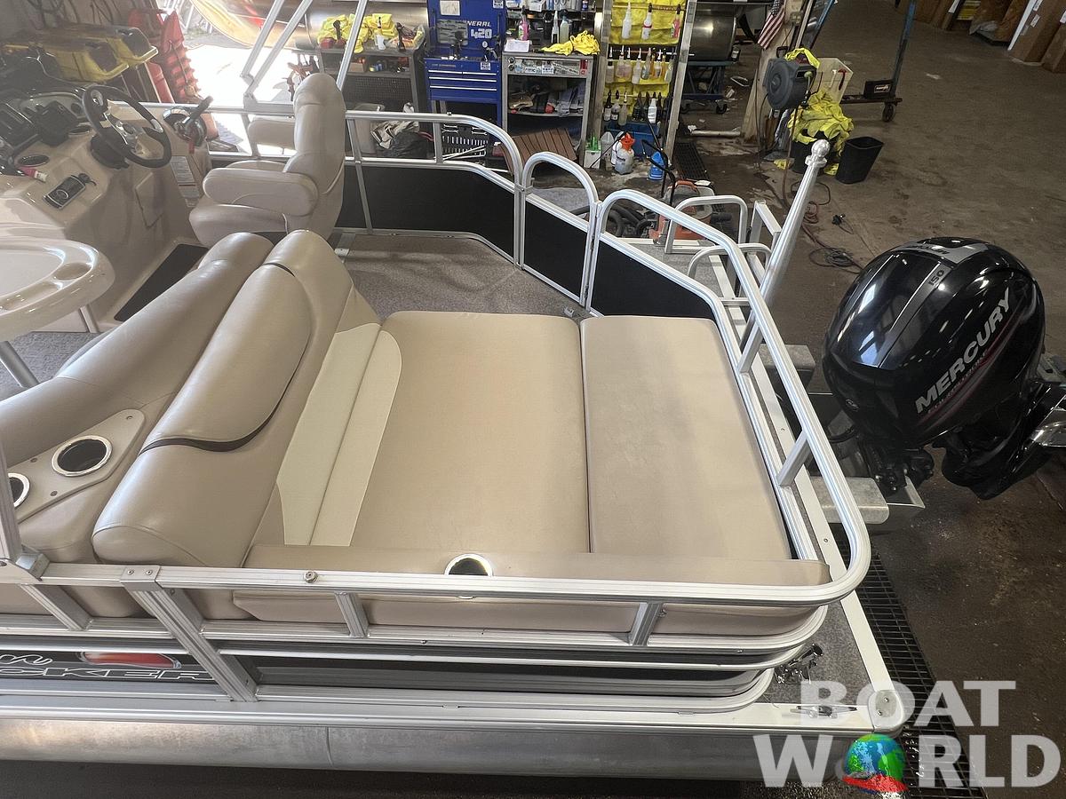 Used 2016 Sun Tracker Party Barge 22 DLX XP3 Tritoon & 150HP Mercury 4Stroke