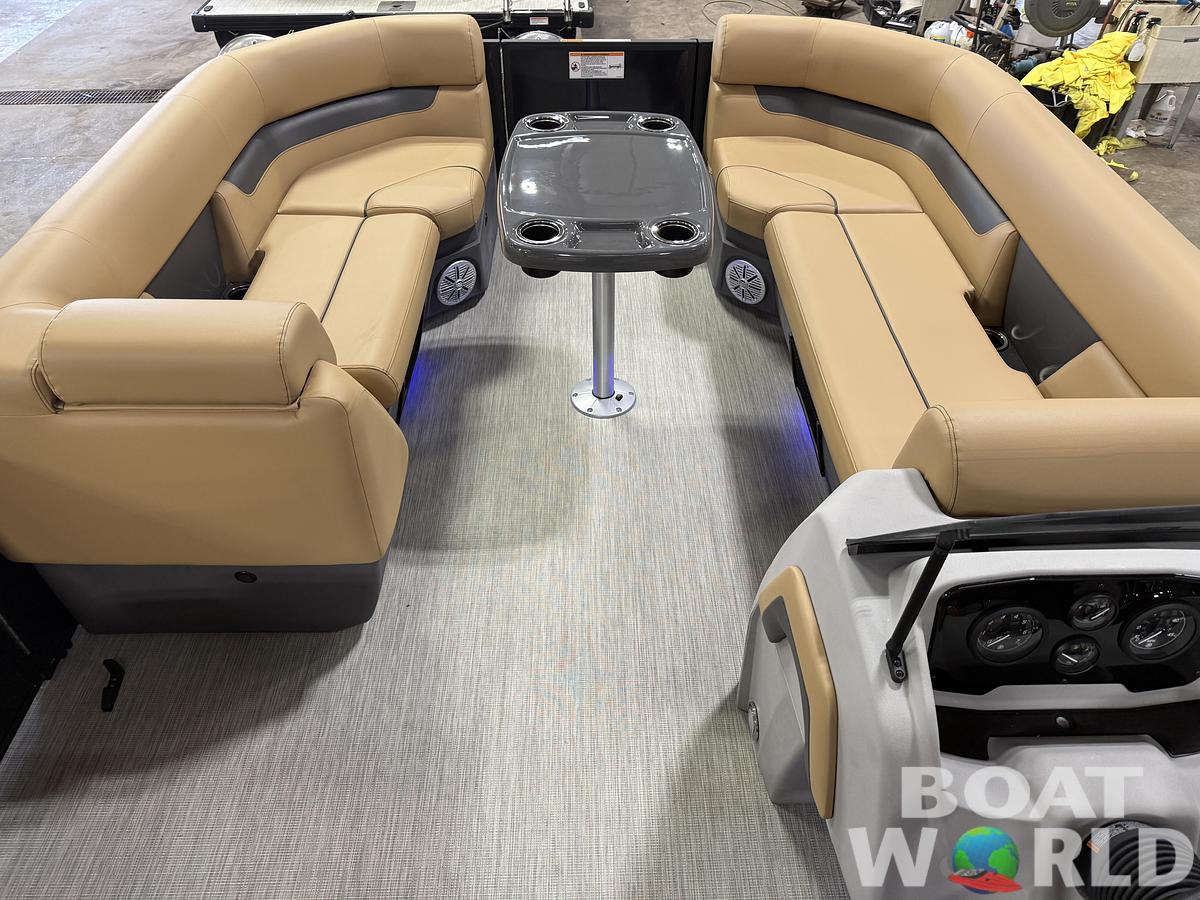2027 Princecraft Vectra 23 RL SS Swingback Pontoon $36995