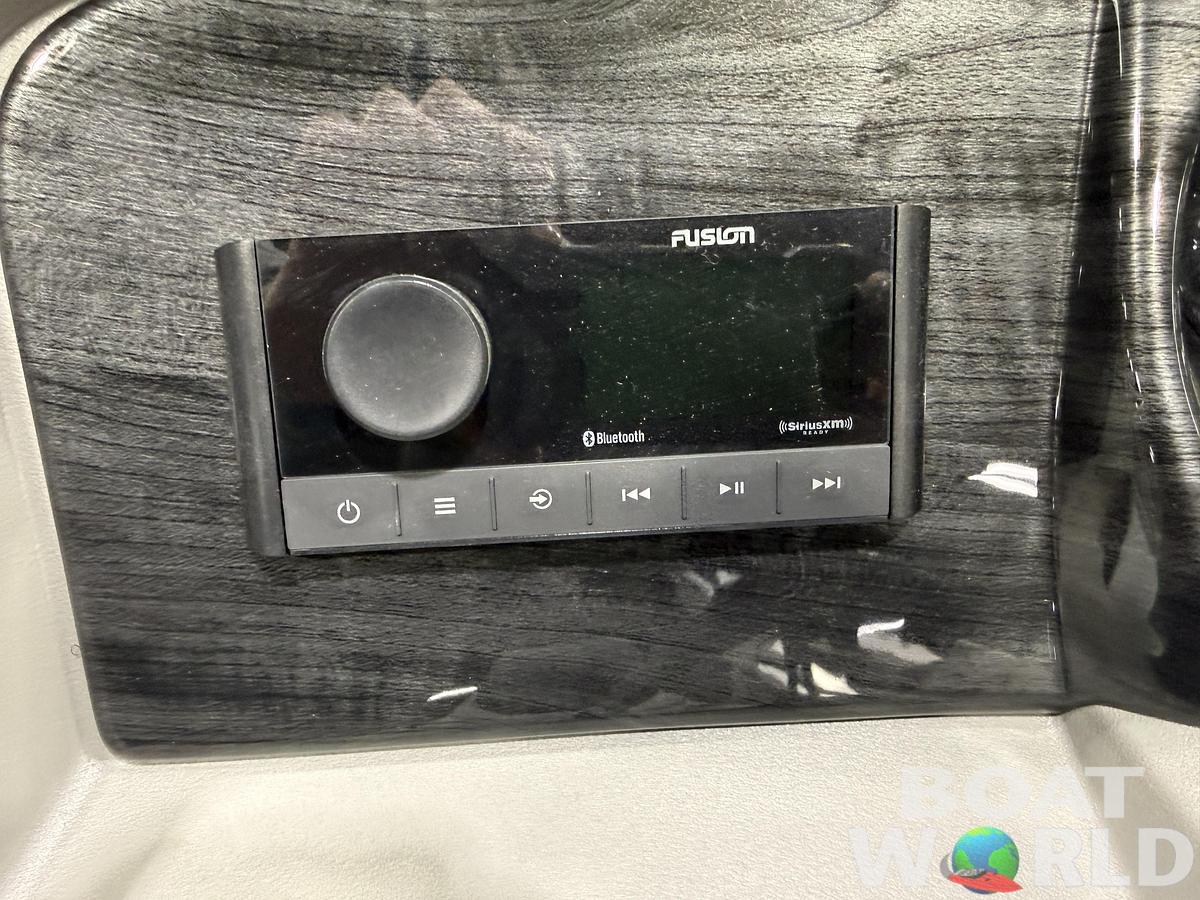 2026 Tahoe Pontoons LTZ 1985 Cruise Rear Bench (CRB) 