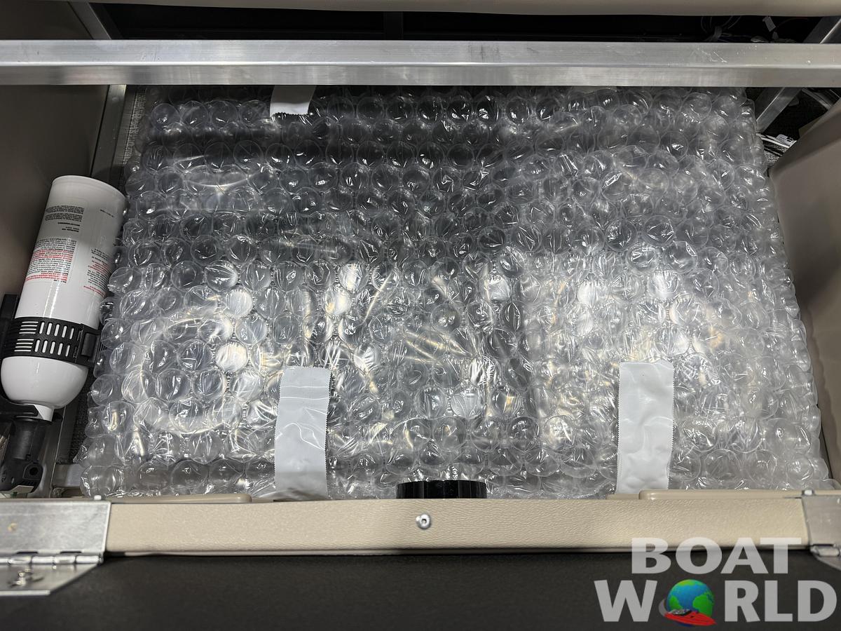 2026 Tahoe Sport Fish & Cruise 23E80 Pontoon $33995