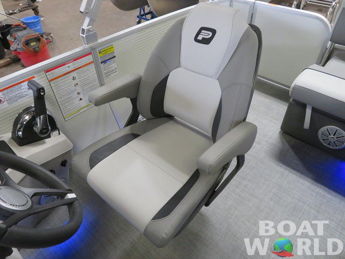 2025 Princecraft Vectra 21 RL Swingback SS Pontoon & Mercury 4-Stroke EFI