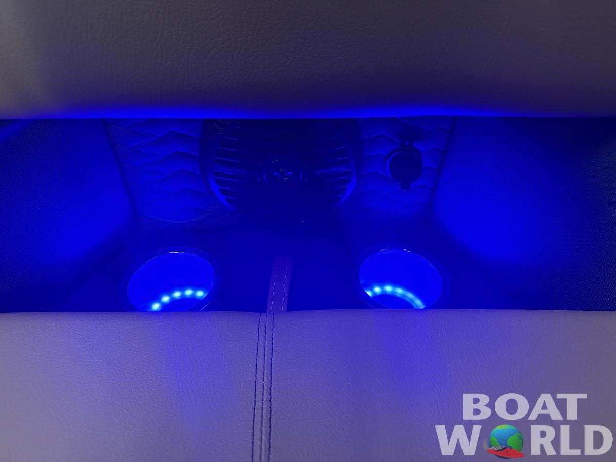 2026 Bentley Pontoons Elite 223 Swingback Tritoon