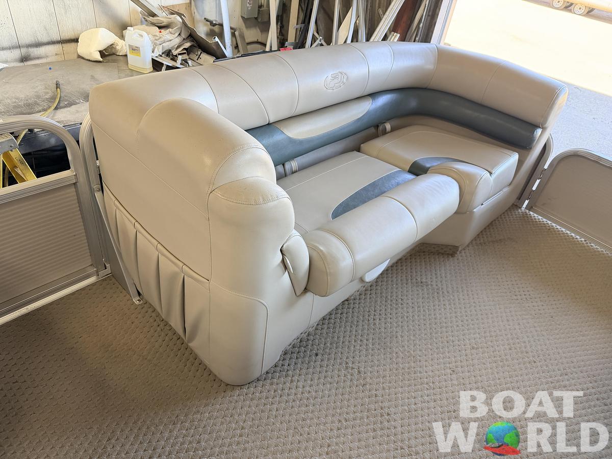 Used 2007 Princecraft  20 Versailles Pontoon & 60HP Mercury 4Stroke - $14,995