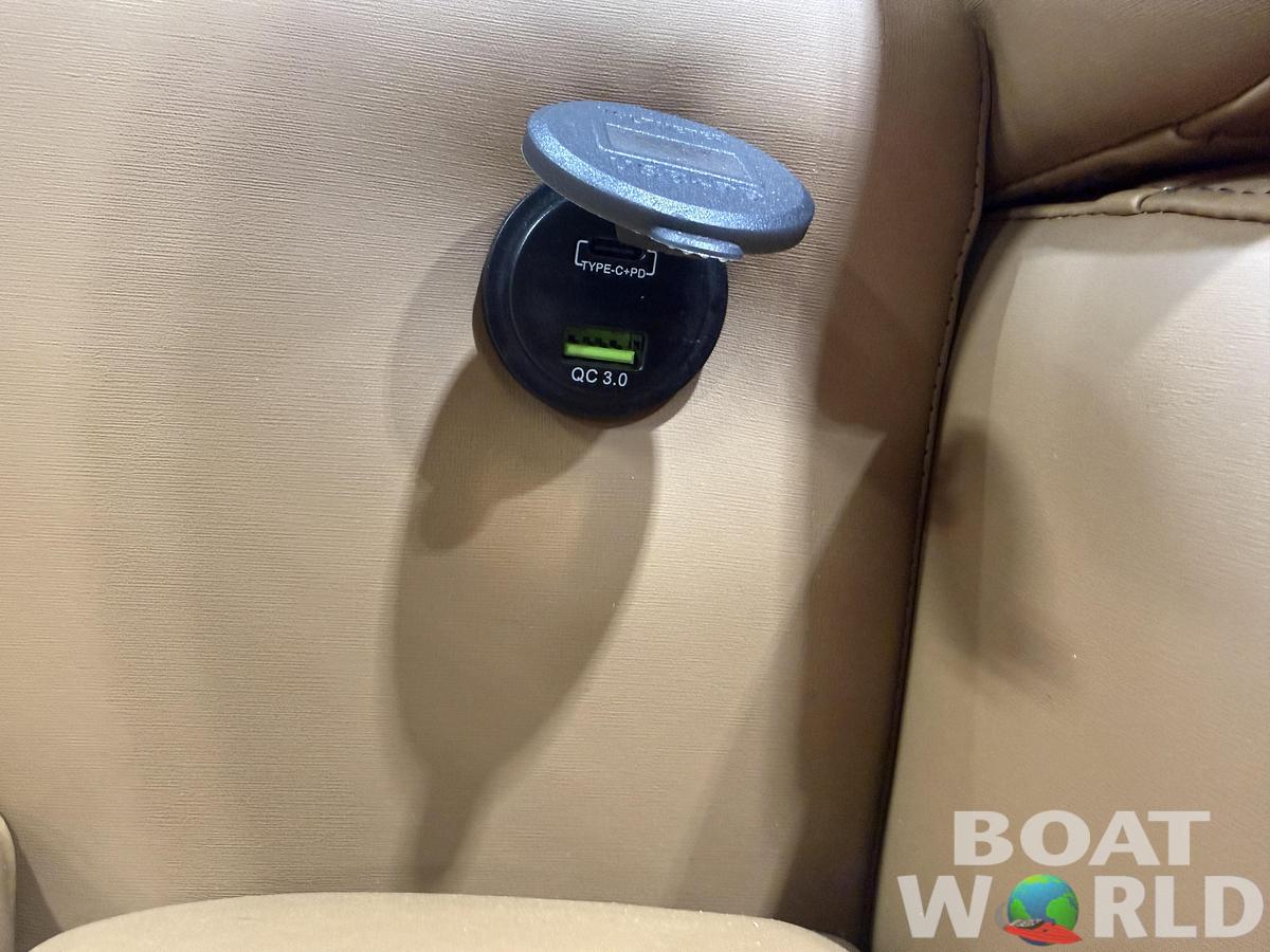 2026 Tahoe Pontoons Cascade 2385 Swingback (VRB) Tritoon 