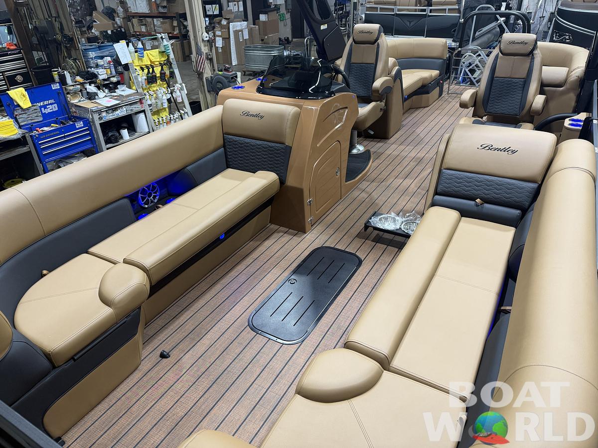 2026 Bentley Pontoons Elite 253 Admiral 350HP Quad Lounge Tritoon