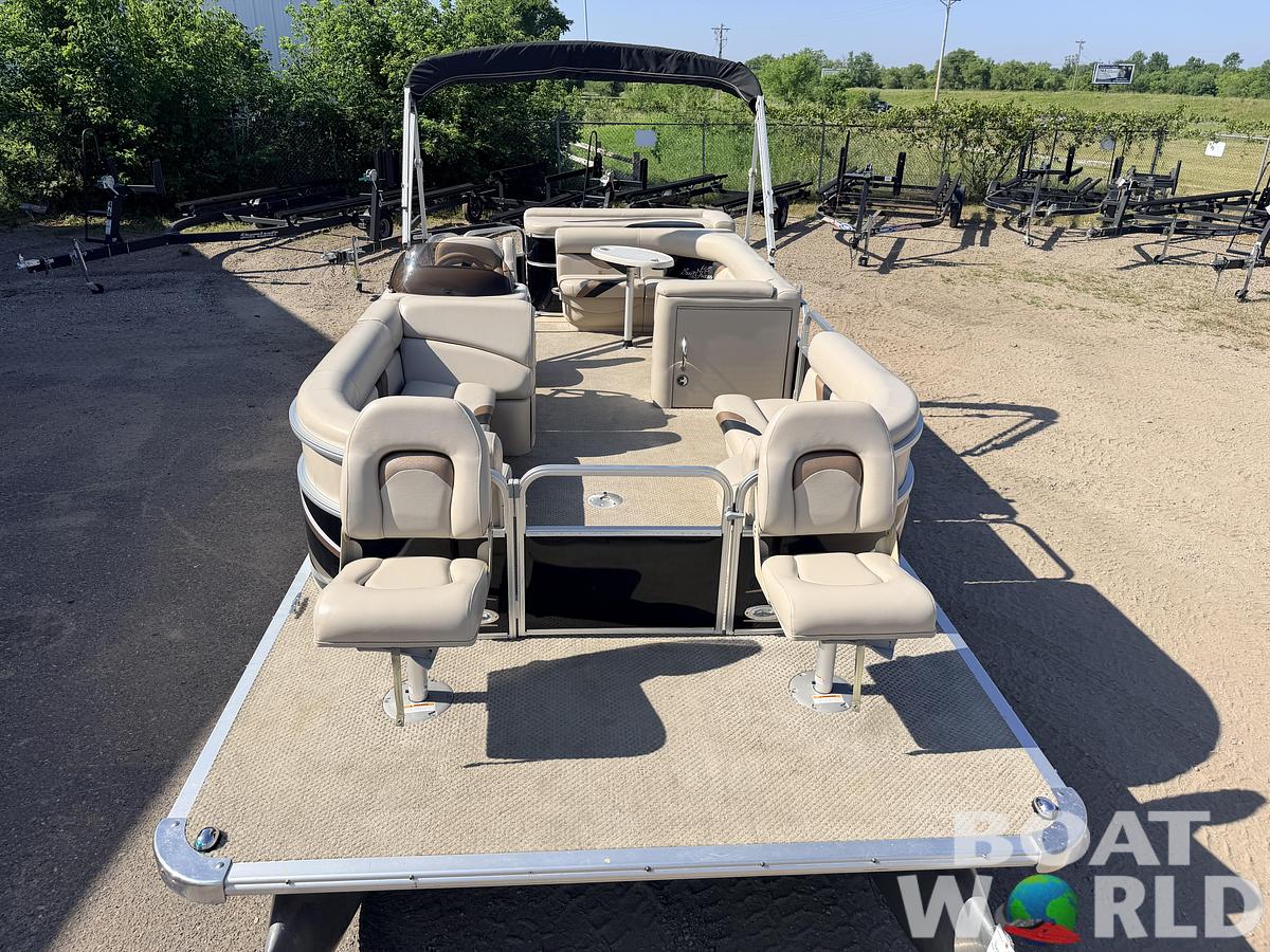 Used 2012 SunChaser 22 Fish 'N Cruise & 50HP Yamaha 4Stroke -$17,995