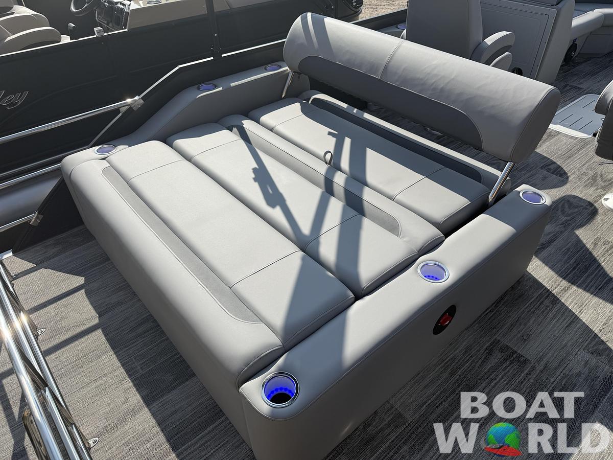 2026 Bentley Pontoons Legacy 223 Swingback Tritoon & Honda 4-Stroke EFI