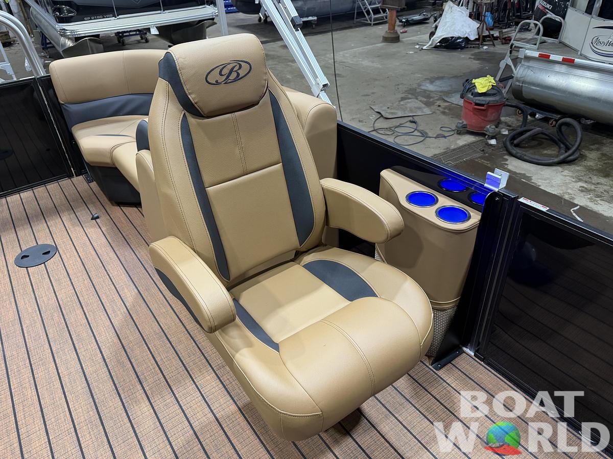 2026 Bentley Pontoons Legacy 200 Navigator Quad Lounge $39995
