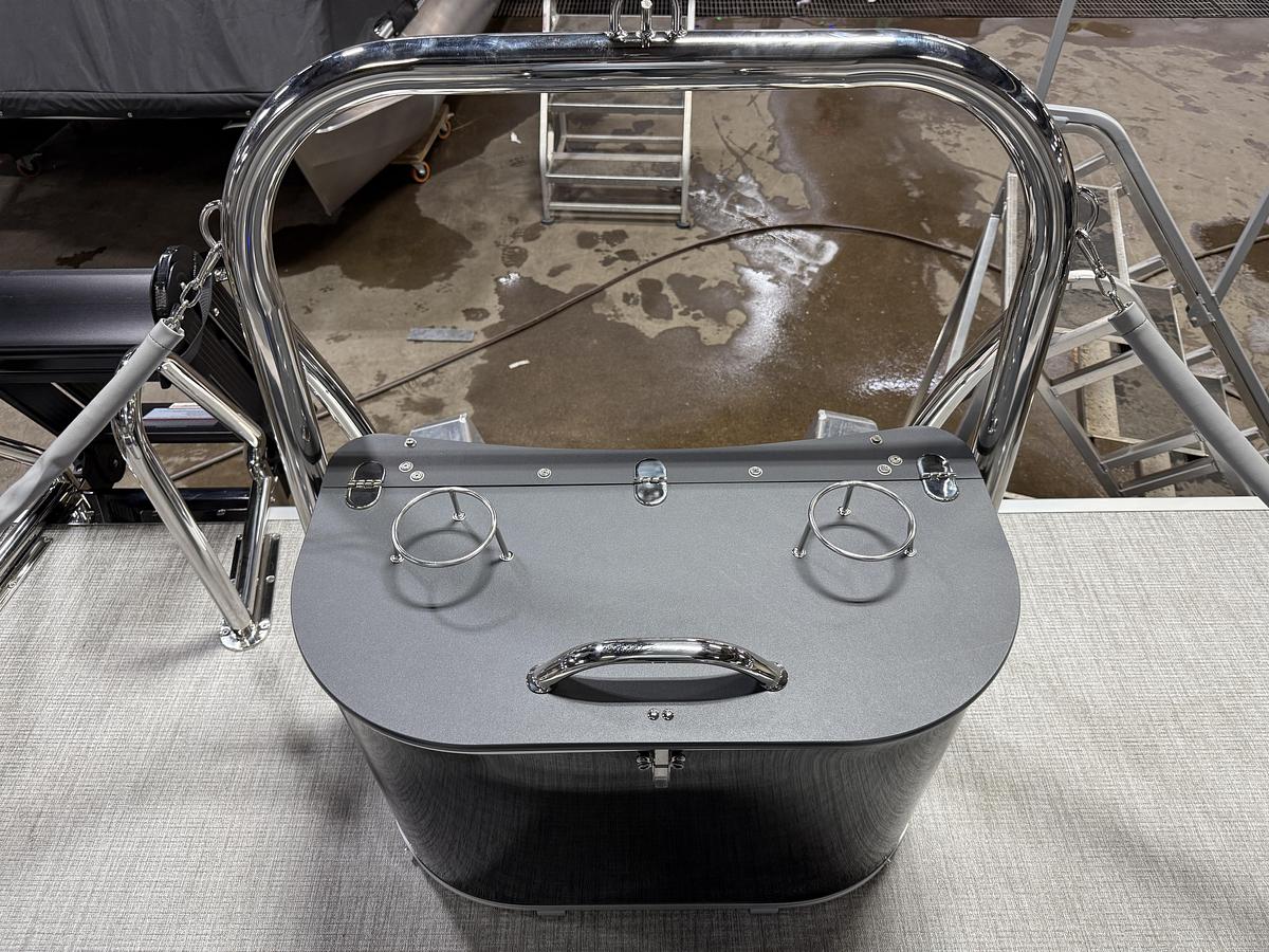 2025 Tahoe Pontoons Cascade 2385 Quad Lounge Shift Tritoon & 225HP 4-Stroke