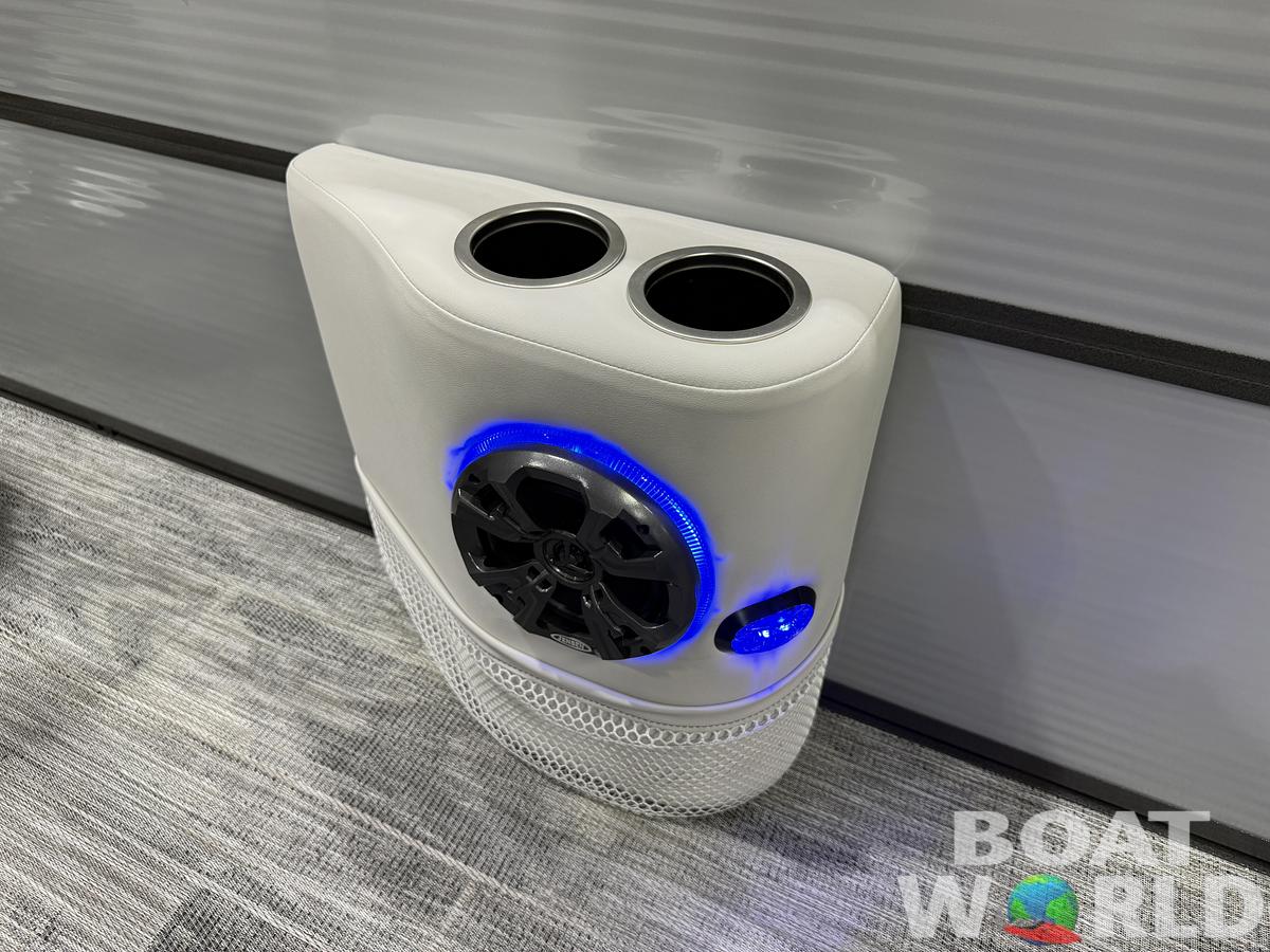 2026 Montego Bay 8522 Swingback Deluxe Pontoon