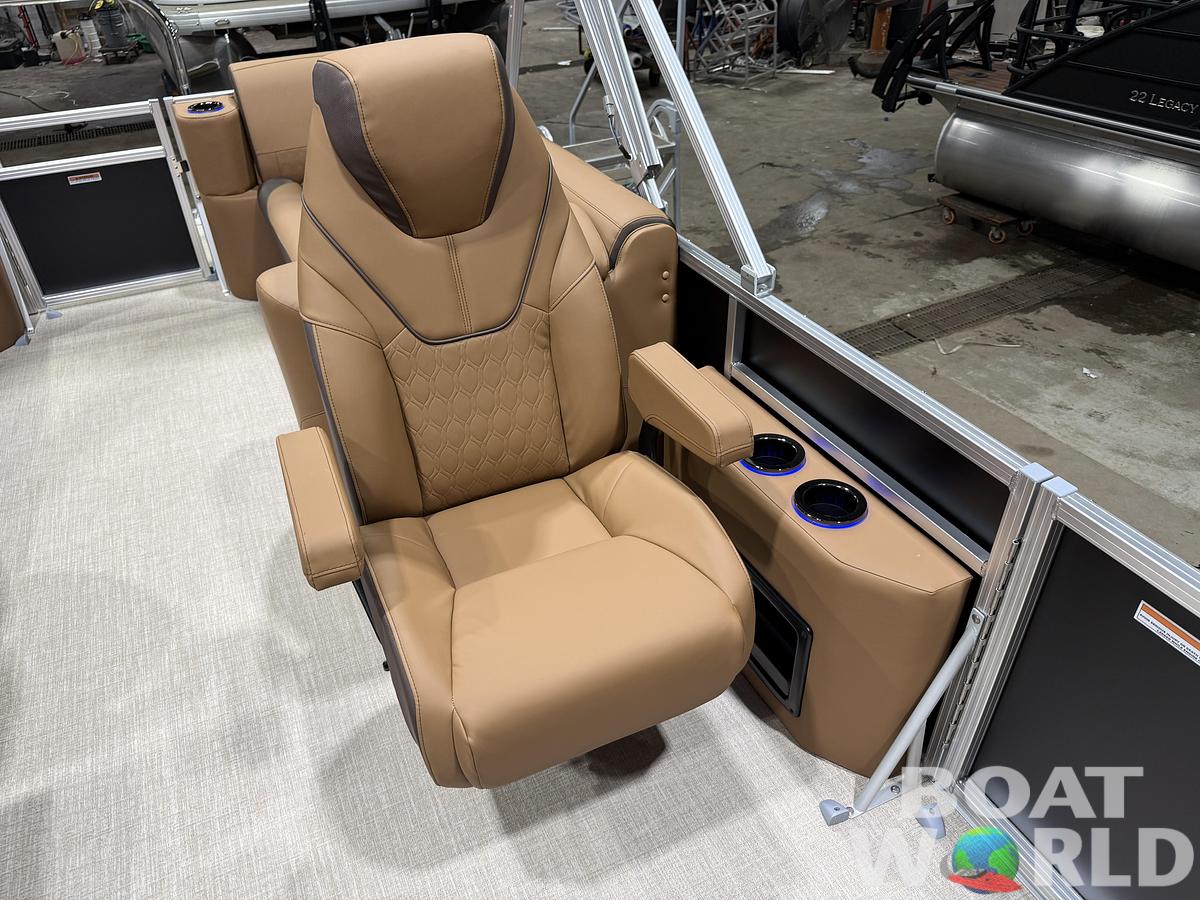 2027 Tahoe LTZ 2385 Quad Lounge & 4-Stroke $42995