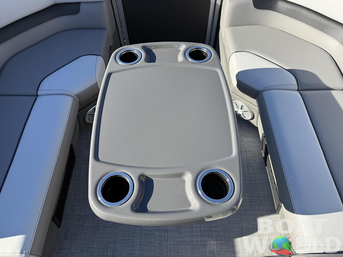 2026 Princecraft Vectra 21 RL Swingback SS Pontoon 