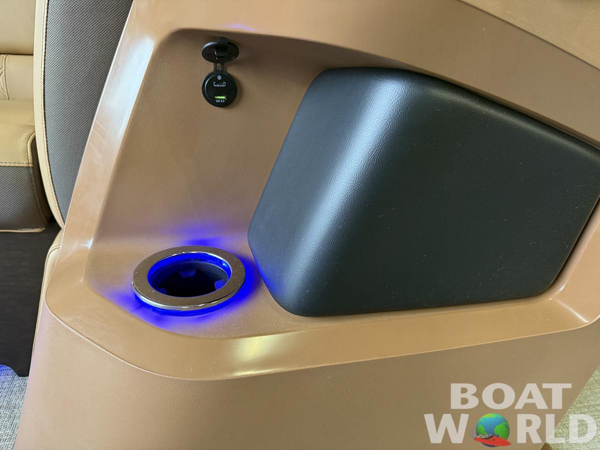 2025 Tahoe Pontoons LTZ 2385 Quad Lounge Shift Flip Tritoon & Honda 4-Stroke EFI