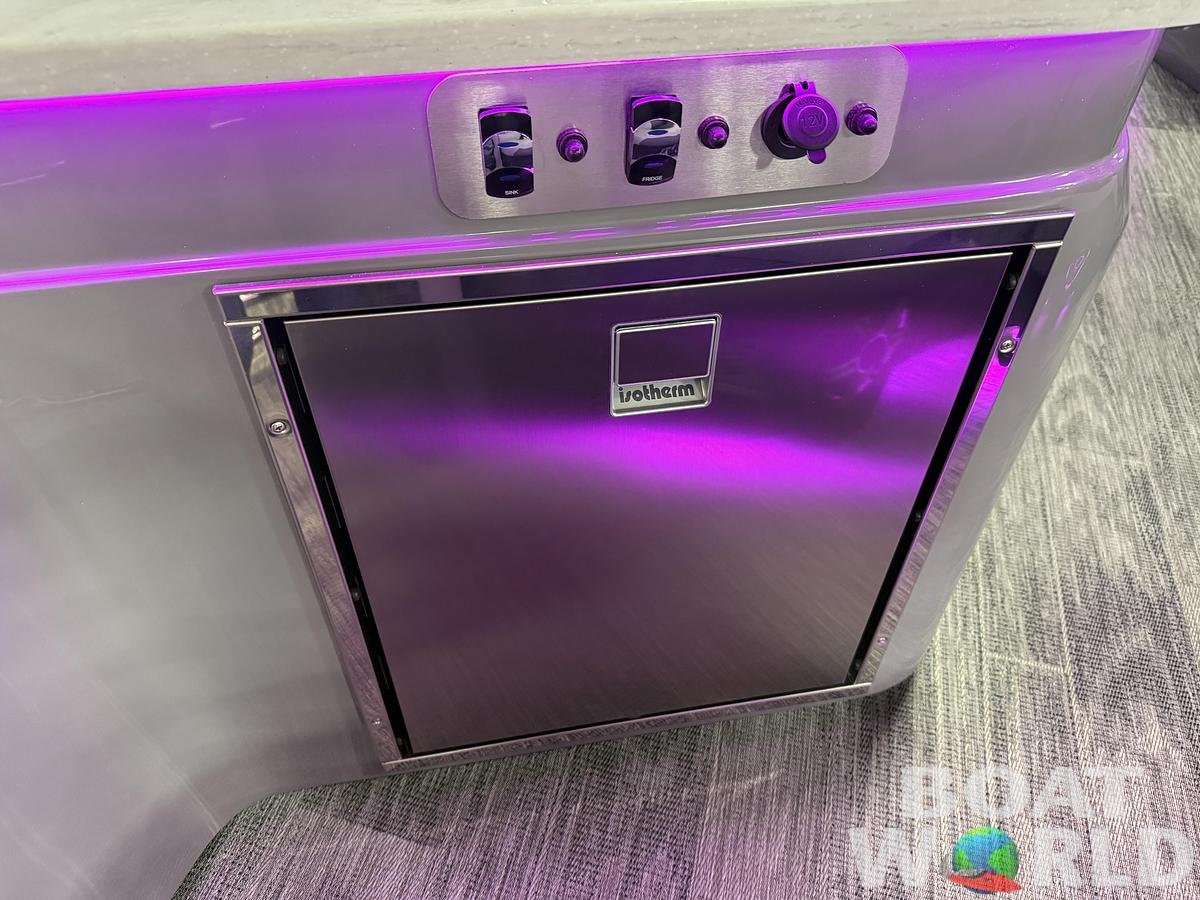 2026 Tahoe Pontoons Grand Tahoe 2585 Elite Windshield Tritoon & Mercury 400HP V10