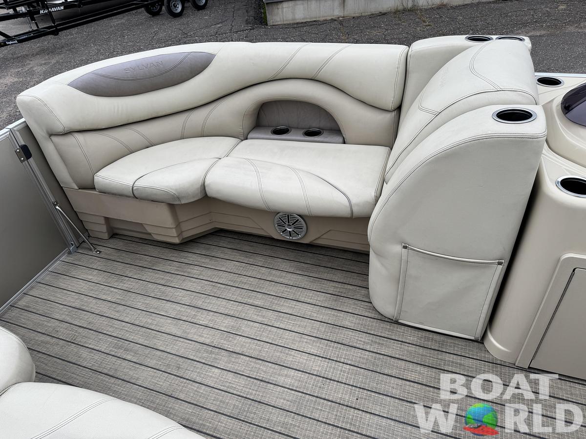 Used 2018 Sylvan Mirage 820 Cruise