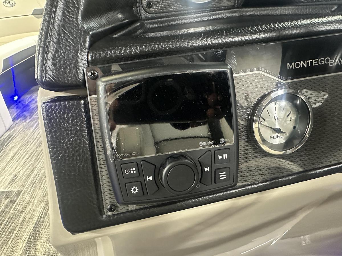 2025 Montego Bay 8522 Fish & Cruise Deluxe Pontoon & Honda 4-Stroke EFI