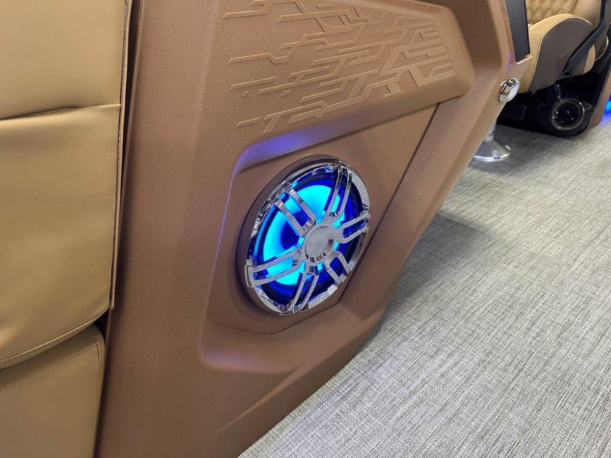 2025 Tahoe Pontoons Cascade 2385 Quad Lounge Shift SS Tritoon & Honda 4-Stroke EFI