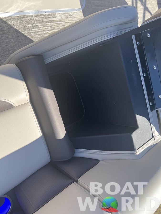 2026 Bentley Pontoons Legacy 223 Swingback Tritoon & Honda 4-Stroke EFI