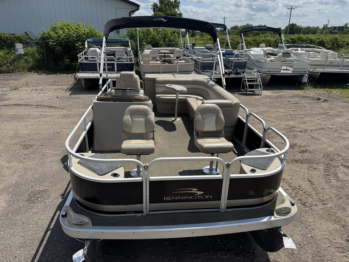 Used 2013 Bennington 17SF