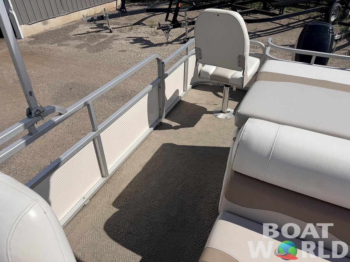 Used 2002 Northwoods 2223 Escapade & 40HP Mercury Bigfoot 4Stroke -$13,995