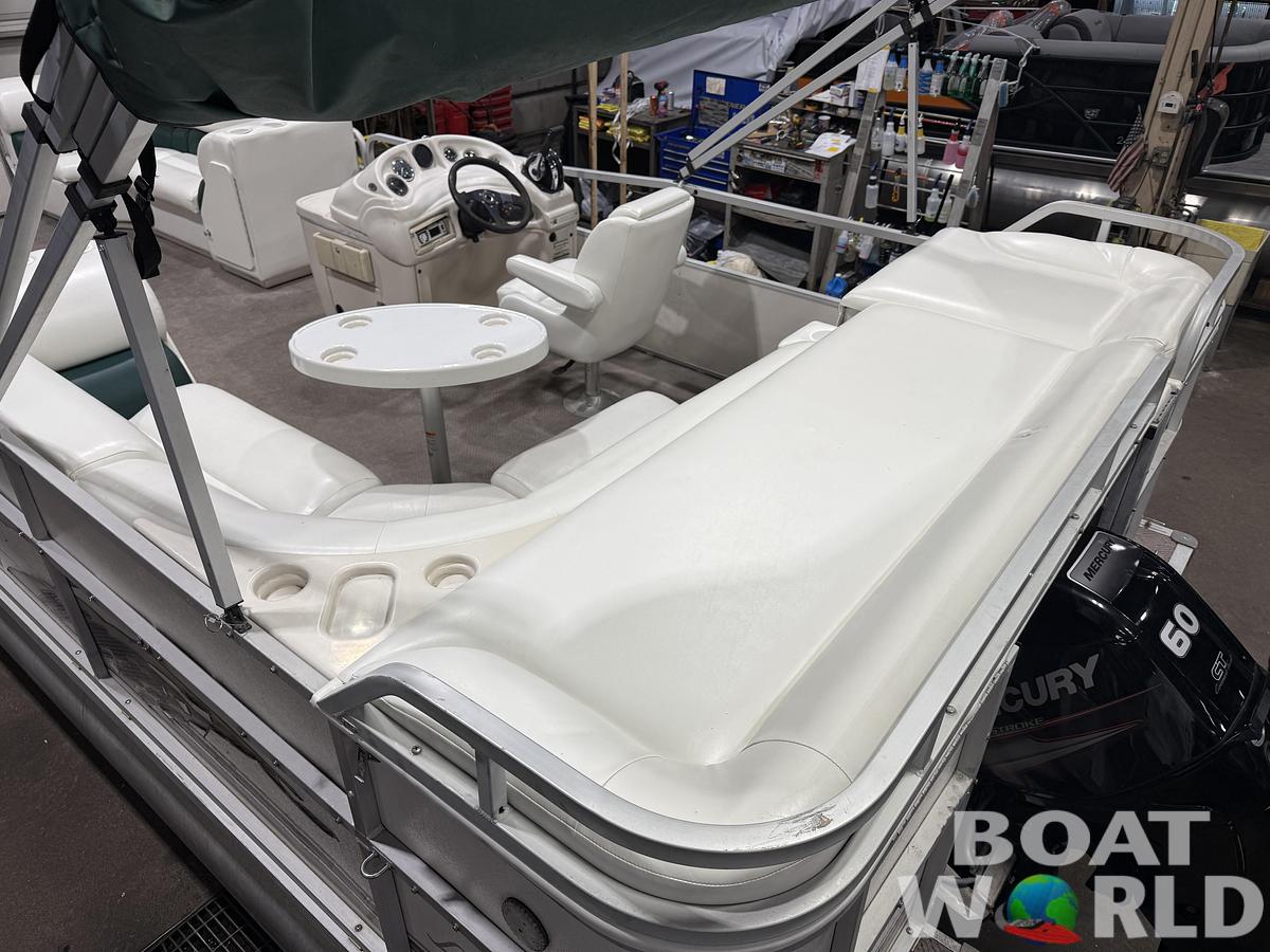 Used 2001 Manitou Legacy 240 & 2017 Mercury 4Stroke EFI $12,995