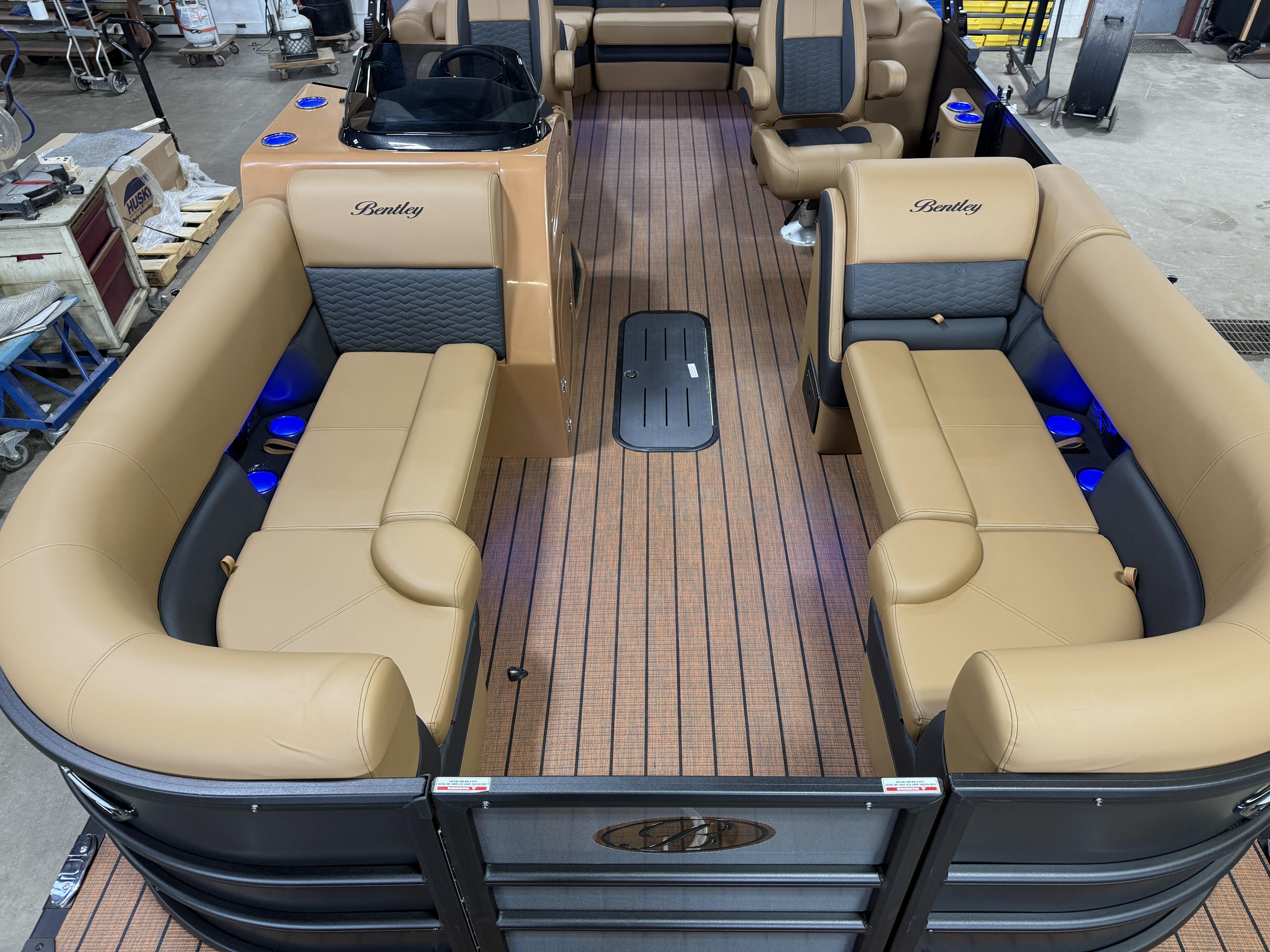 2026 Bentley Pontoons Elite 223 Admiral Quad Lounge Tritoon