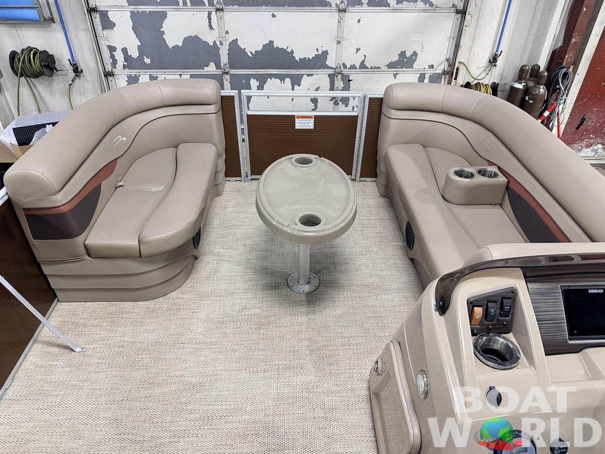 Used 2020 Bennington 22S Quad Lounge Pontoon