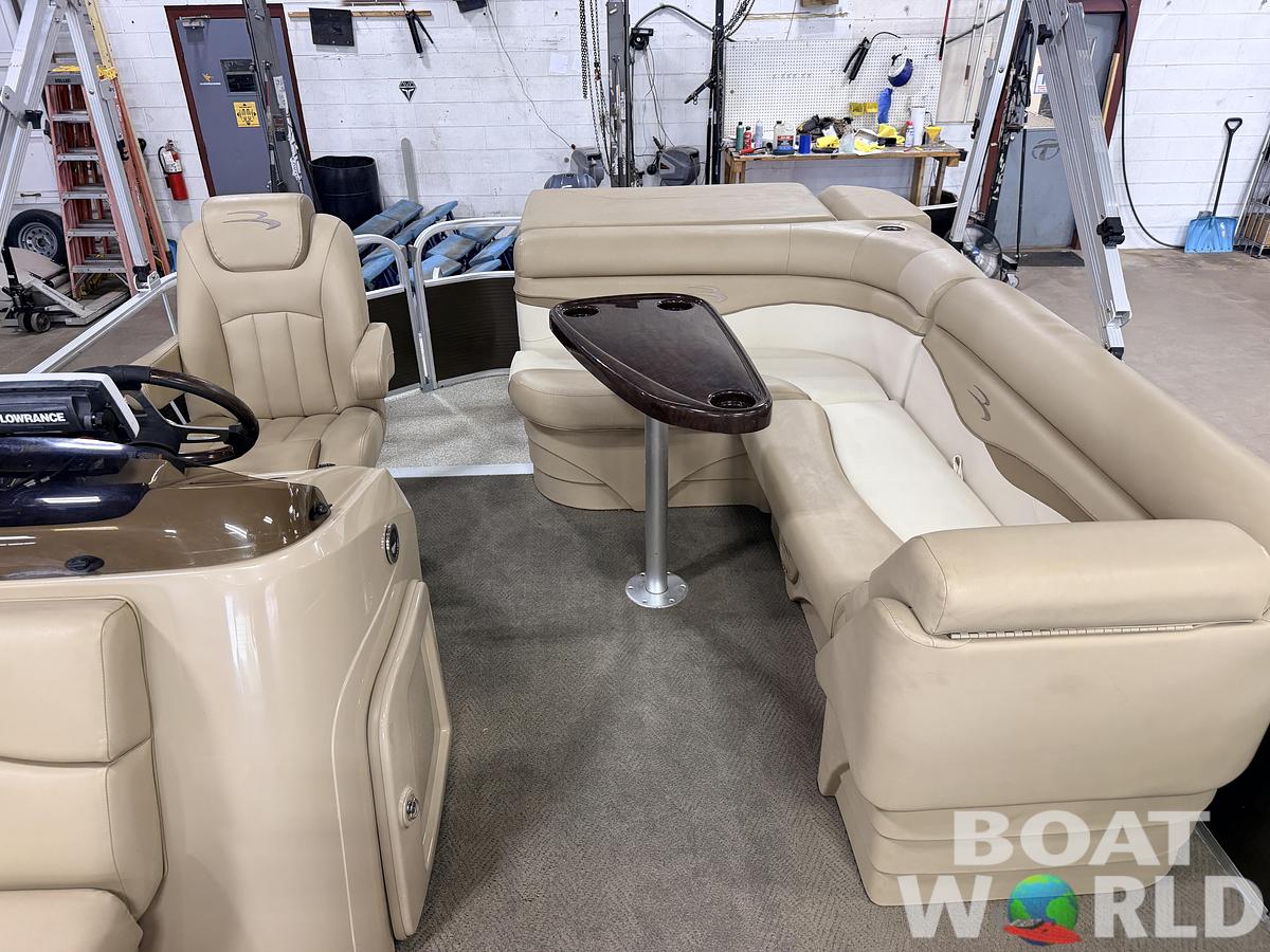 Used 2016 Bennington 20 SLM & 50HP Yamaha 4Stroke -$19,995