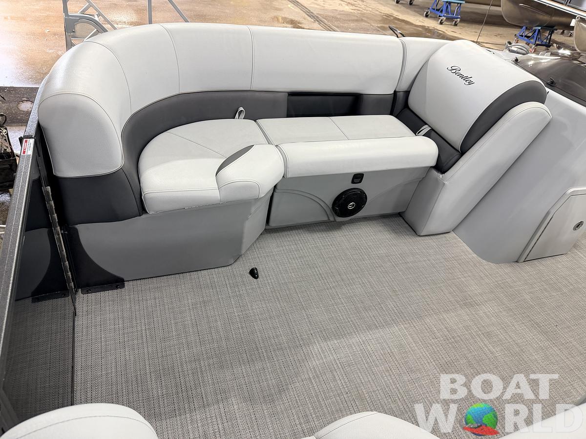 Used 2024 Bentley Legacy 223 150HP Navigator Tritoon - $47995