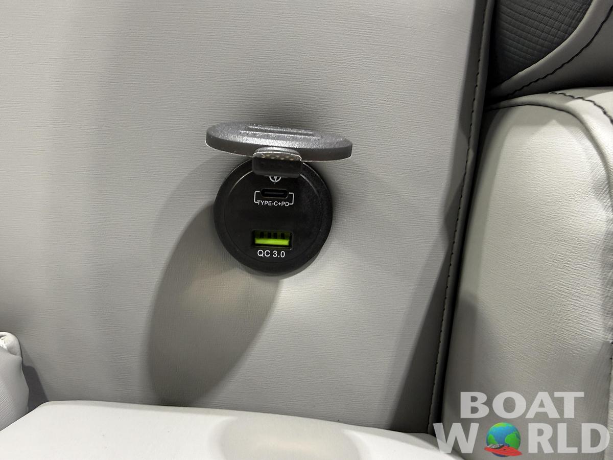 2026 Tahoe Pontoons LTZ 2385 Swingback (VRB) Tritoon