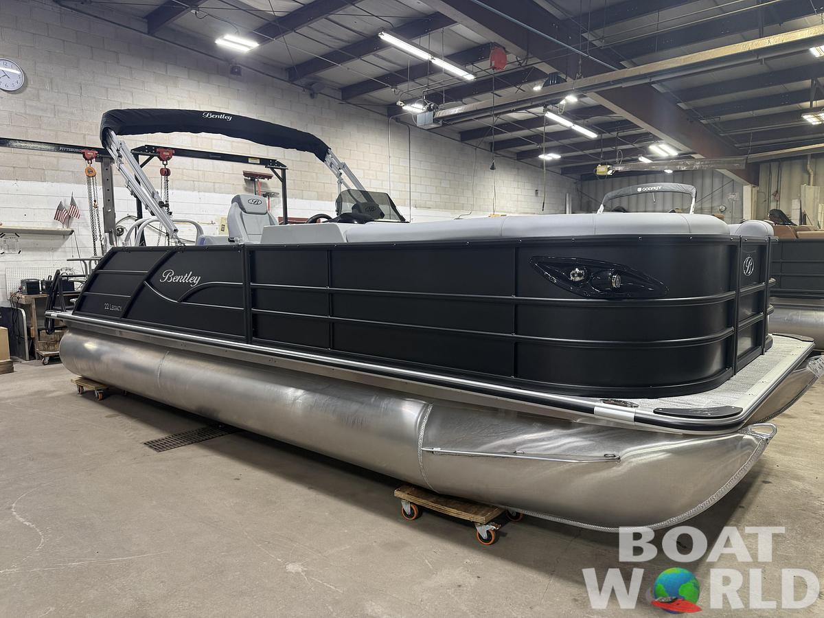2026 Bentley Pontoons Legacy 220 Swingback & 4-Stroke EFI