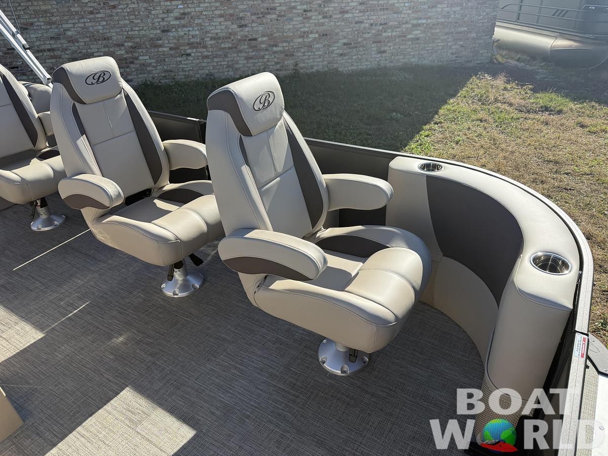 2026 Bentley Pontoons Legacy 220 Navigator DL Quad Lounge
