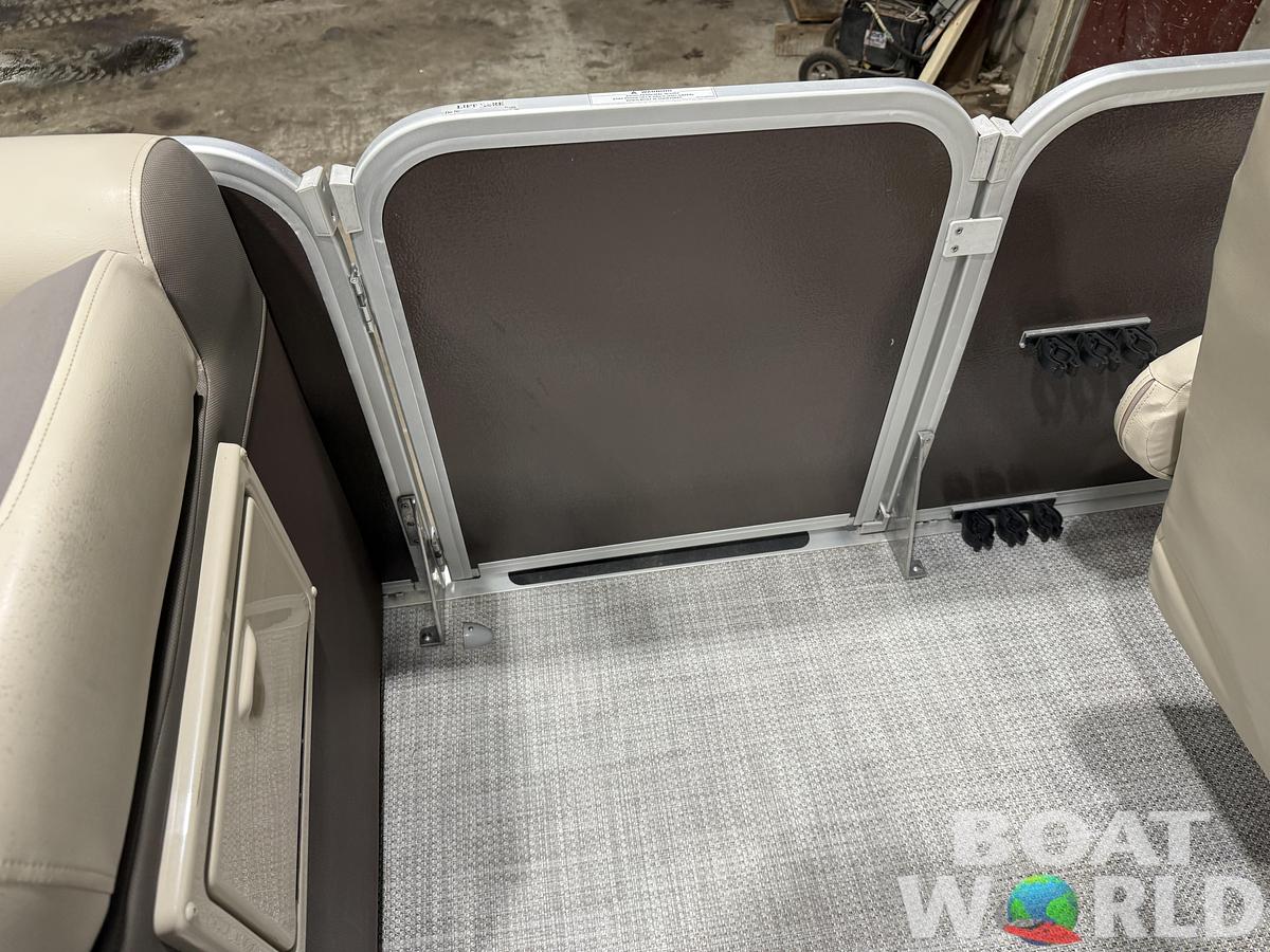 Used 2016 Premier 220 Castaway